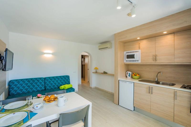 Holiday Center - Image 9