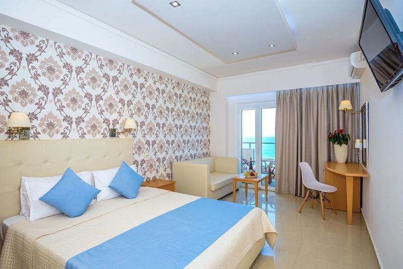 Themis Beach Hotel - Image 5