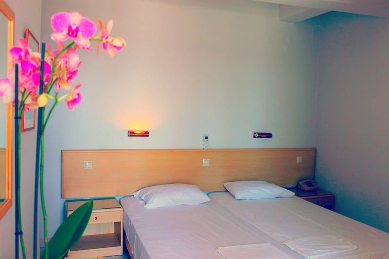 Savoy Hotel - Image 2