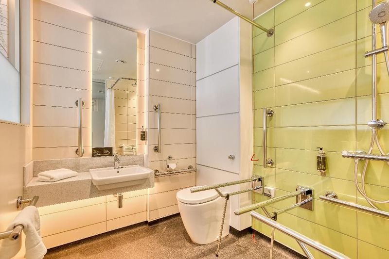 hub by Premier Inn London Soho - Image 10
