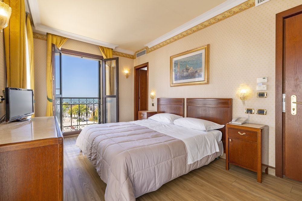 Hotel Panorama - Image 6
