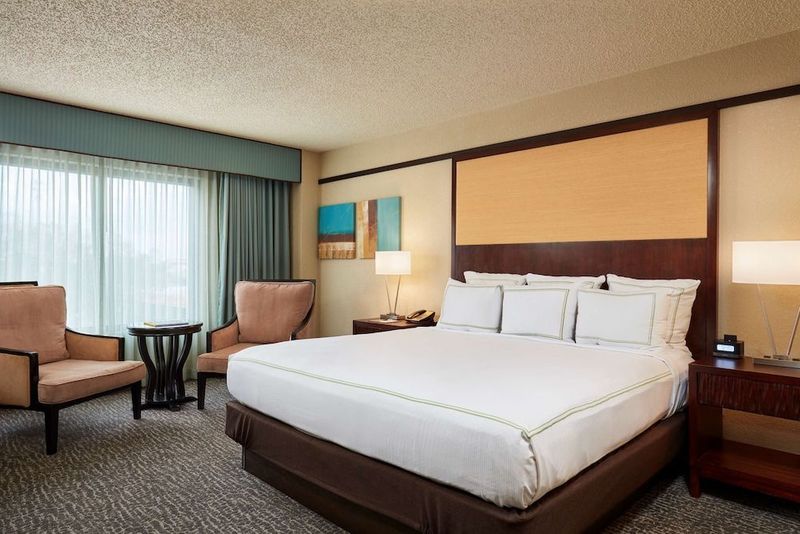 DoubleTree by Hilton Hotel Orlando at SeaWorld - Image 5