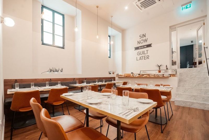 The Barrister Hotel - Image 7
