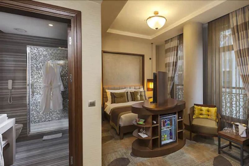 Manesol Boutique Galata - Image 8