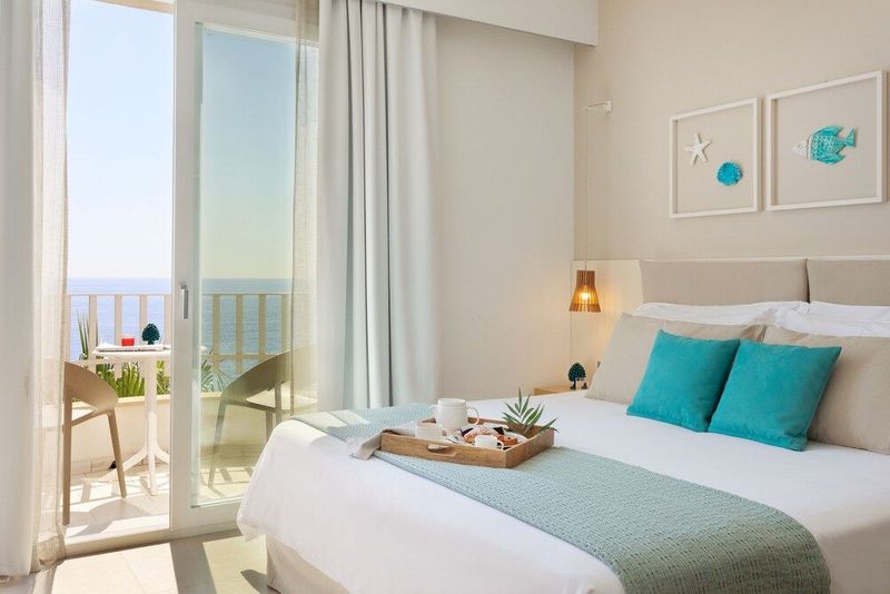 Albatros Beach Hotel - Image 2
