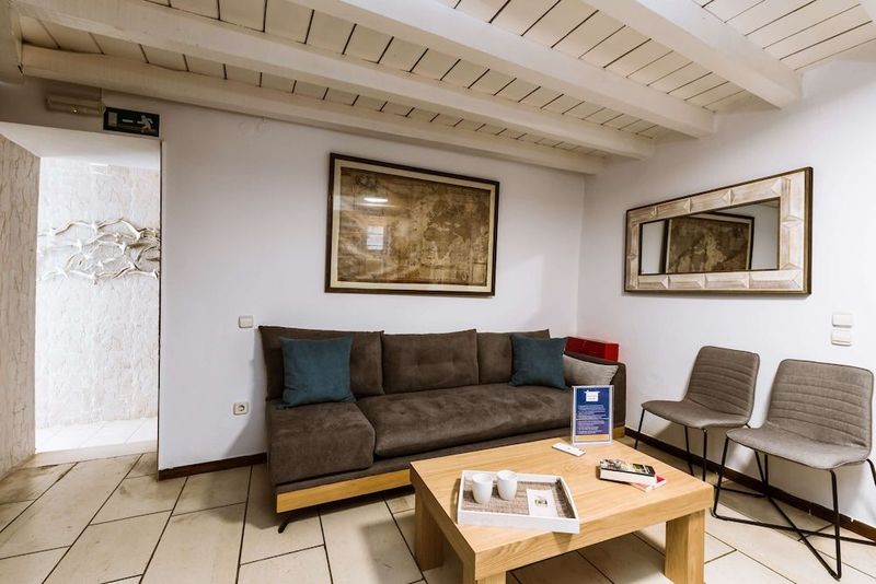 Bozzali Deluxe Hotel - Image 10