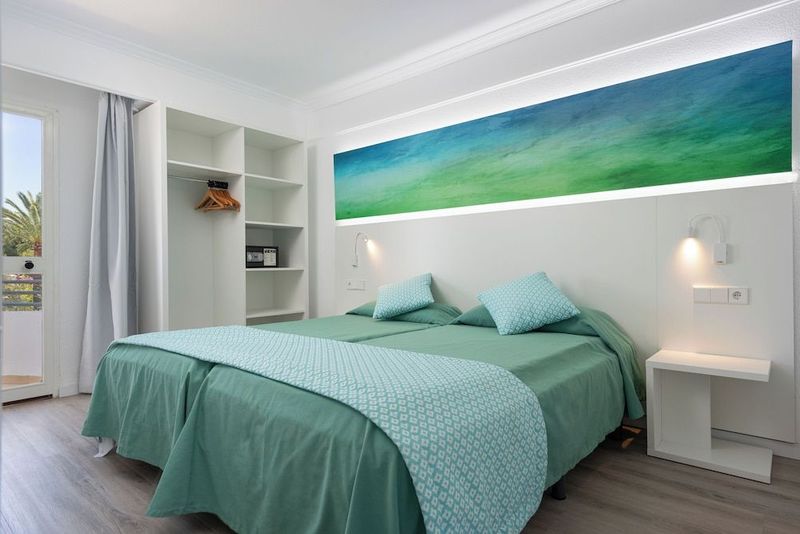 Alcudia Beach Aparthotel - Image 3