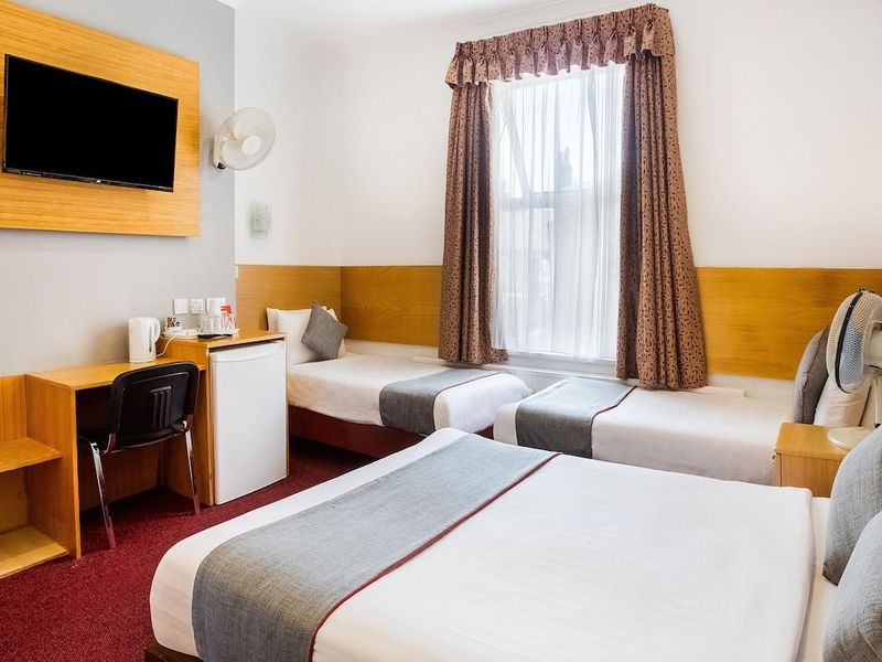 London Guest House - Image 2