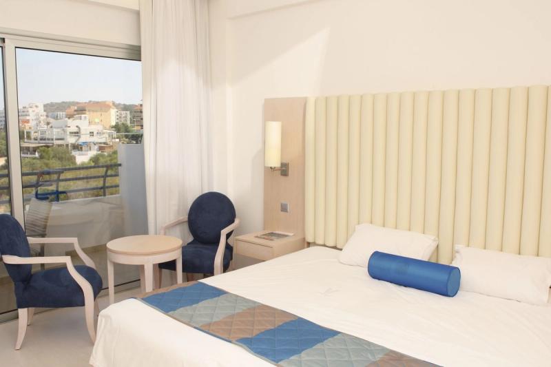 Vrissiana Beach Hotel - Image 6