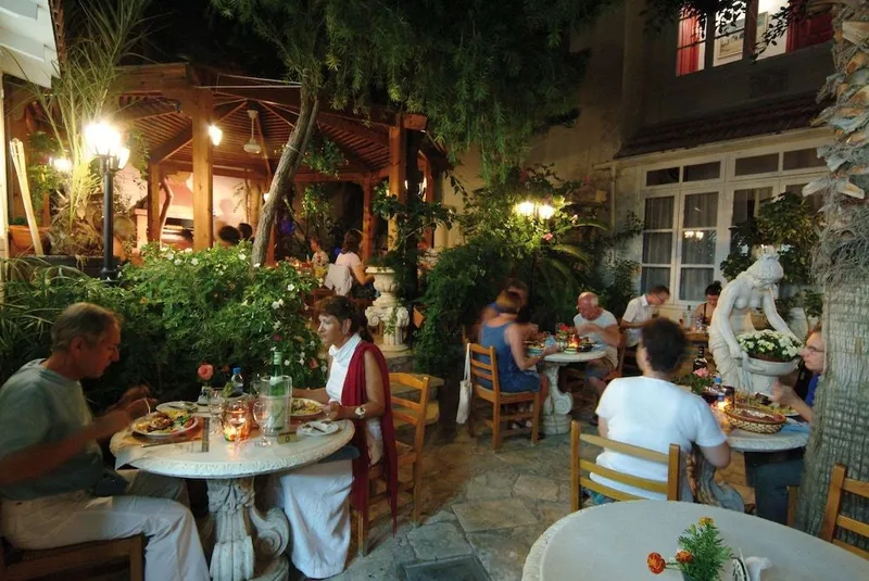 Kiniras Traditional Hotel & Restaurant