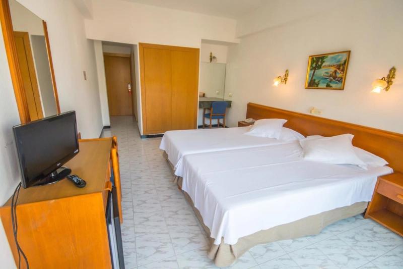 Hotel Amic Gala - Image 4