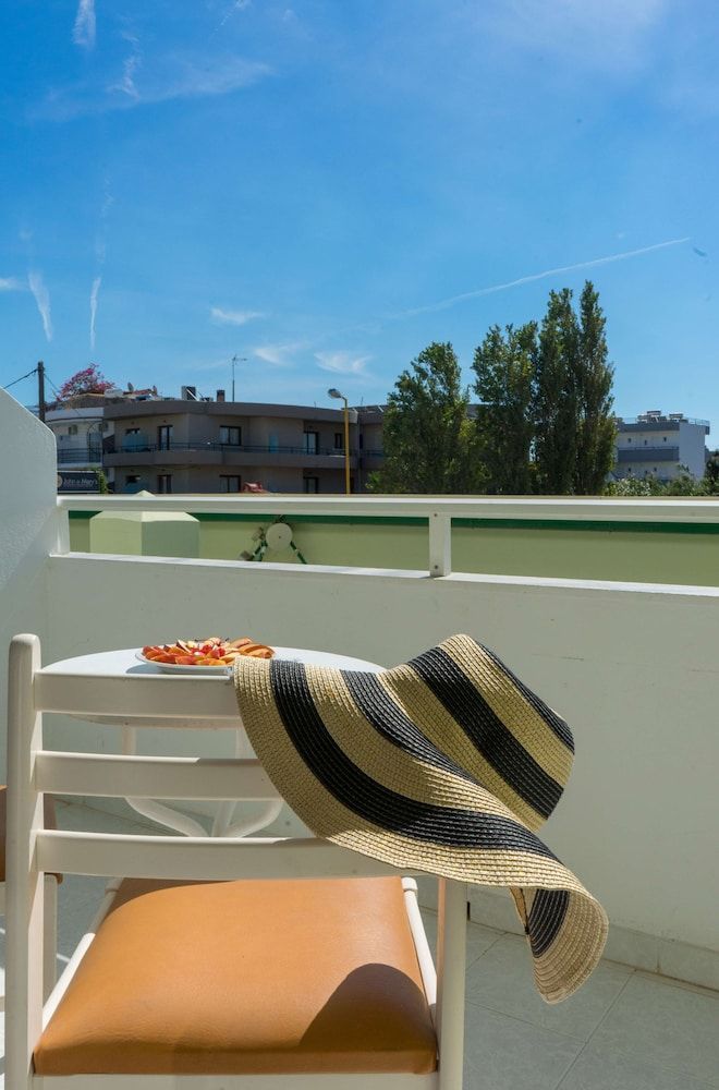 Stamos Hotel - Image 2