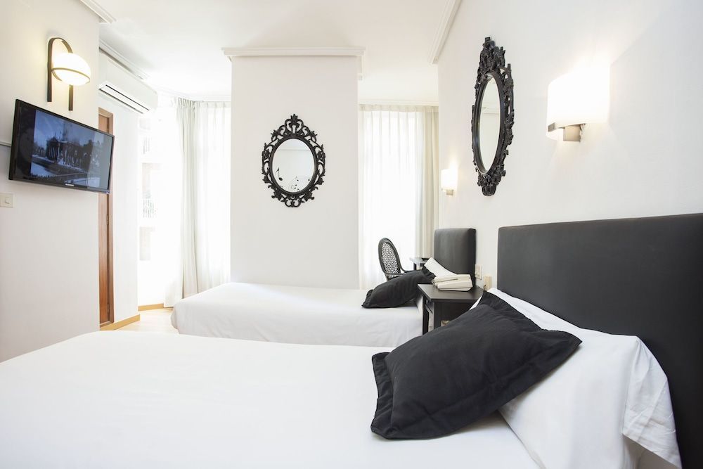 Hotel Valencia de la Musica - Image 2