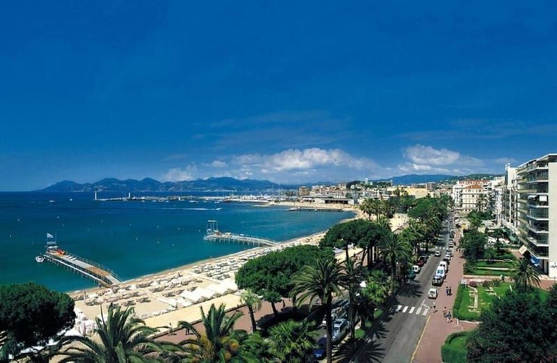Novotel Suites Cannes Centre - Image 10