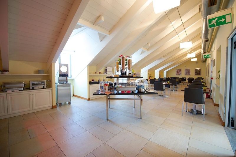 Best Western Crystal Palace Hotel - Image 4