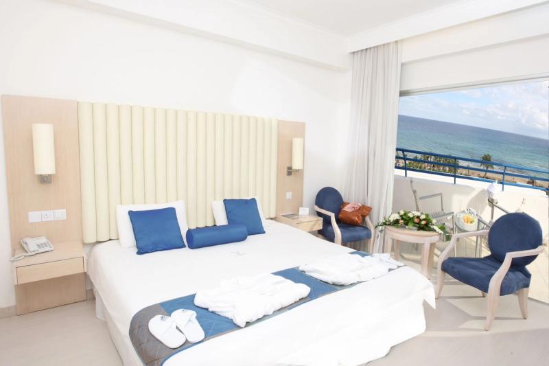 Vrissiana Beach Hotel - Image 2