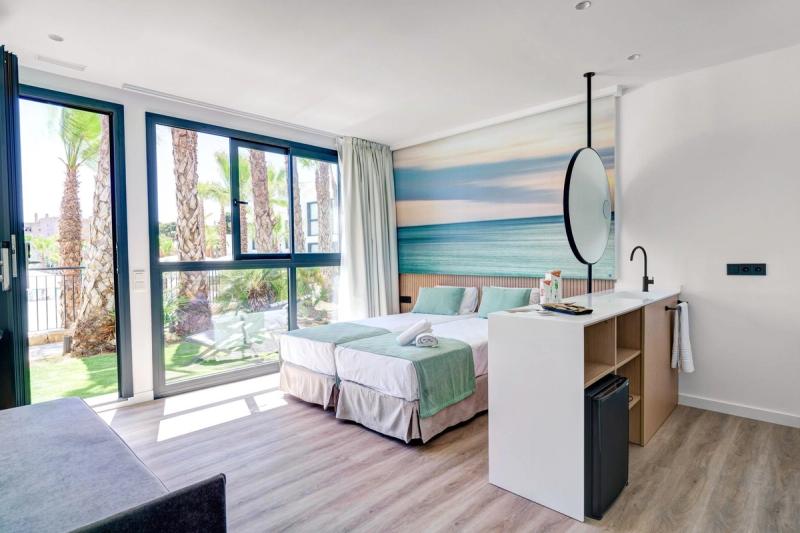 Alannia Salou - Image 2