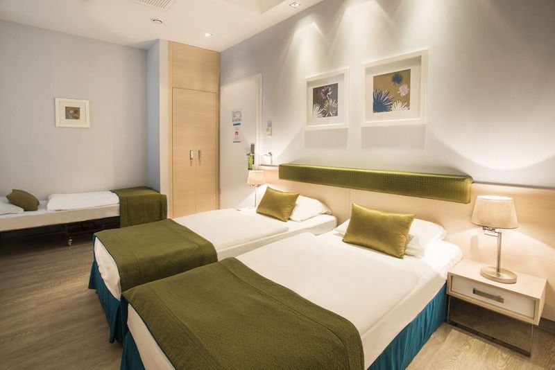 Atrium Fashion Hotel - Image 1