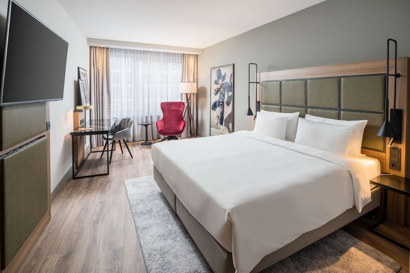 Radisson Blu Hotel, Hamburg Airport - Image 2