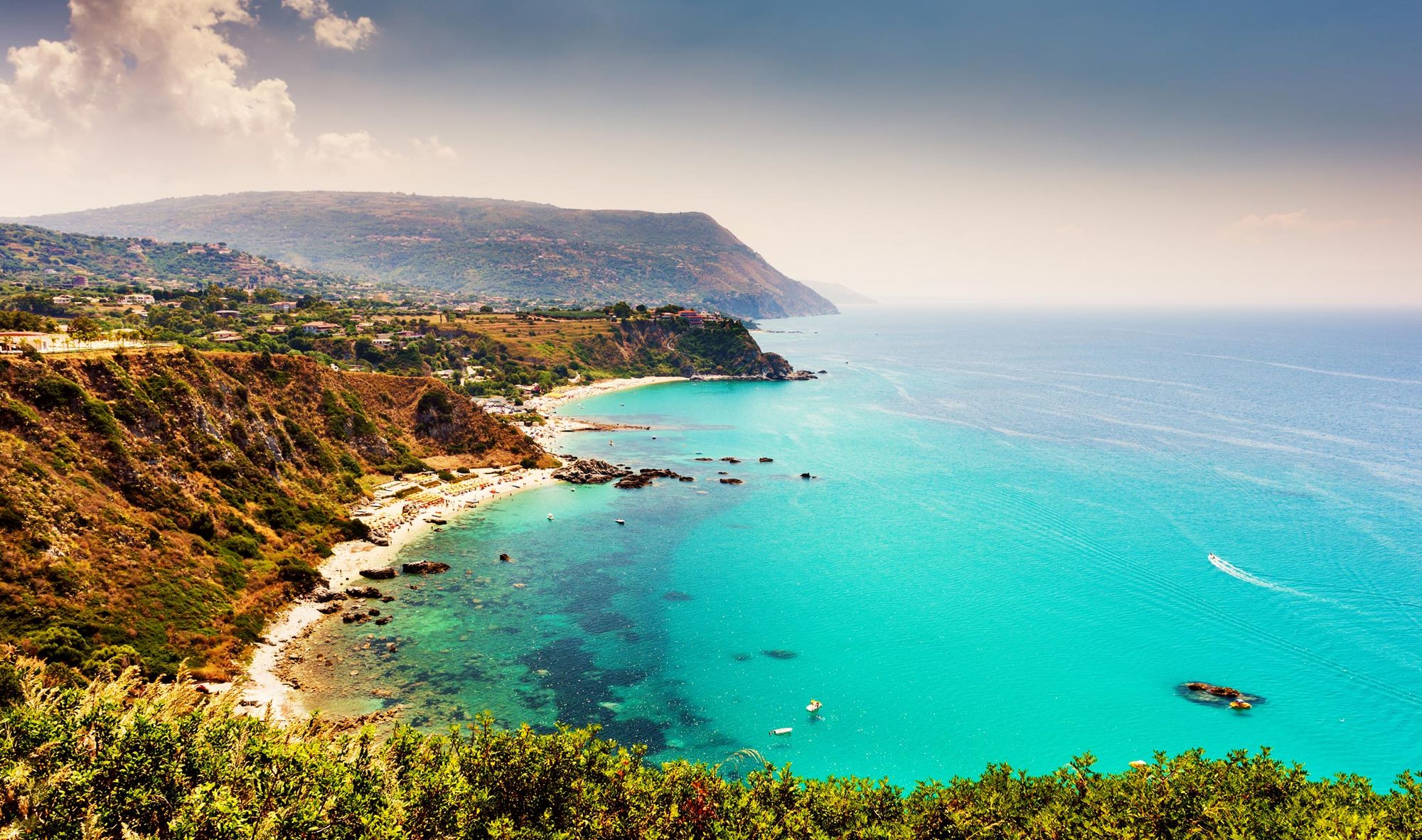 Kusten vid Capo Vaticano i Kalabrien, Italien