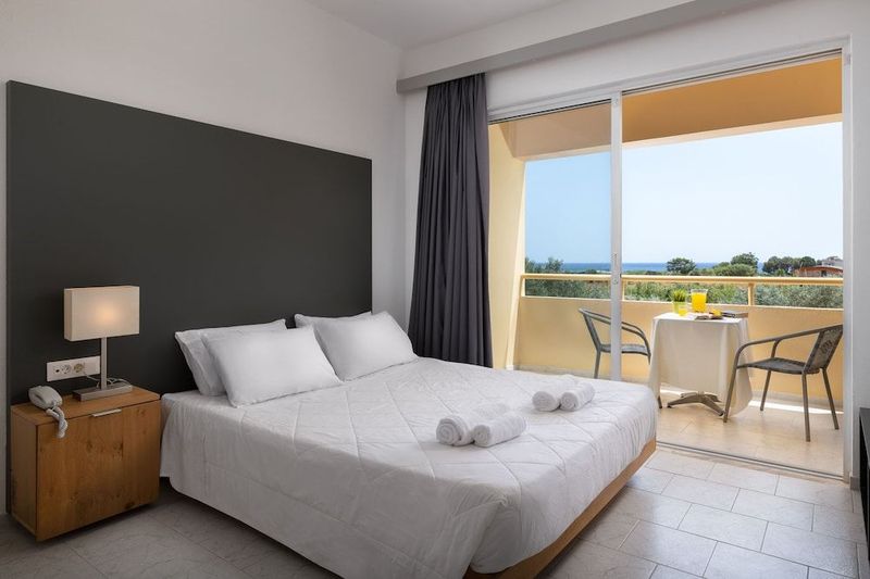 Olive Garden Hotel - Image 2