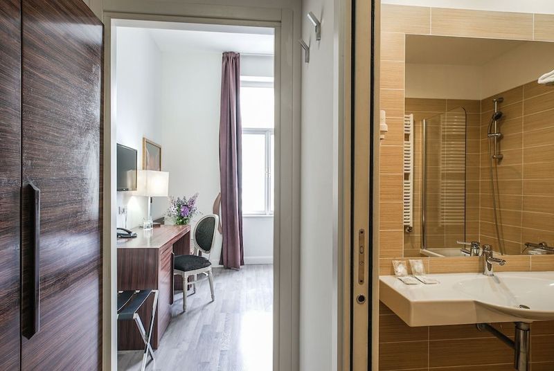 Hotel Assenzio Prague - Image 5