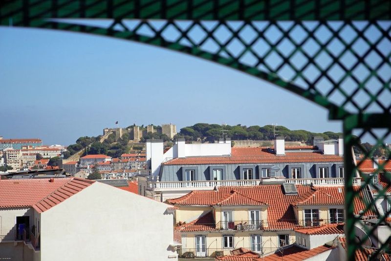 Lisbon Colours Bairro Alto Apartments - Image 5
