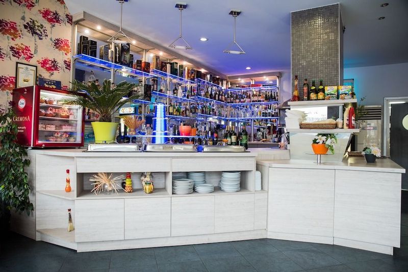 Aqua Hotel Varna - Image 7