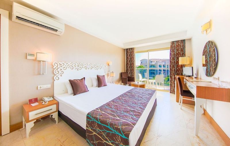 Horus Paradise Luxury Resort - Image 3
