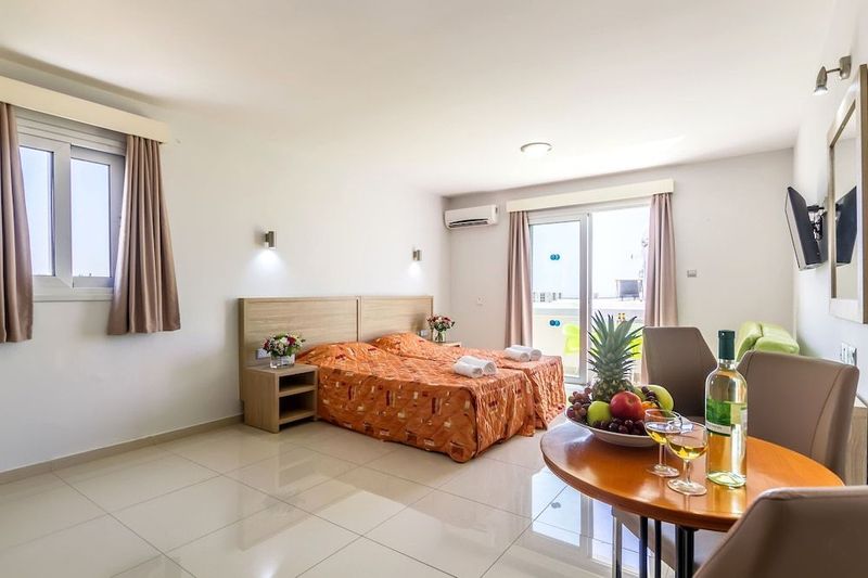 Paul-Marie Hotel Apartments - Image 4
