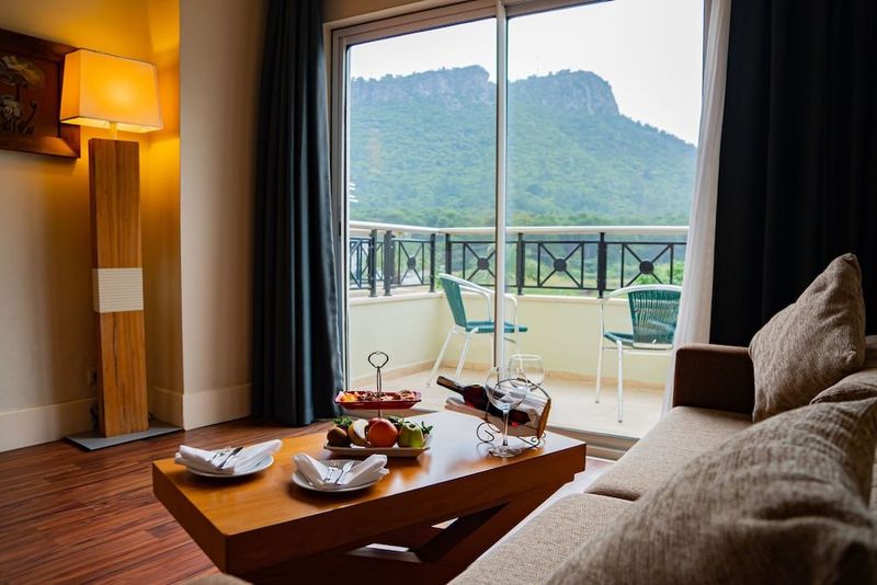 Meder Resort Hotel - Image 2