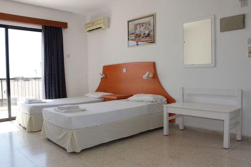 Florea Hotel Apartments - Image 2