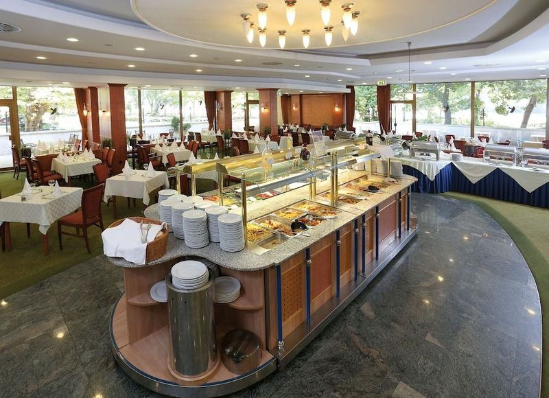 Ensana Grand Margaret Island Health Spa Hotel - Image 8
