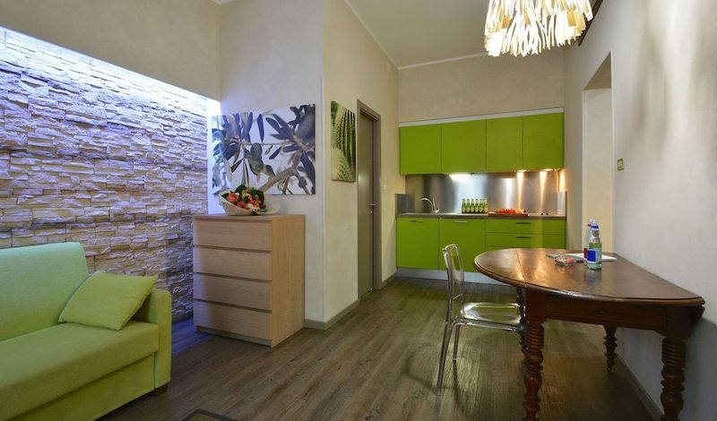 Star Residence - Image 1