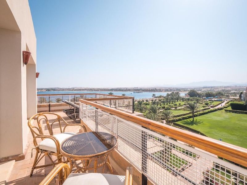 Fort Arabesque Resort, Spa & Villas - Image 2