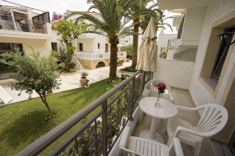 Flamingos Hotel - Image 7