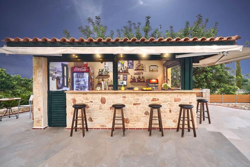 Dionysos Hotel Apartments & Studios - Image 2