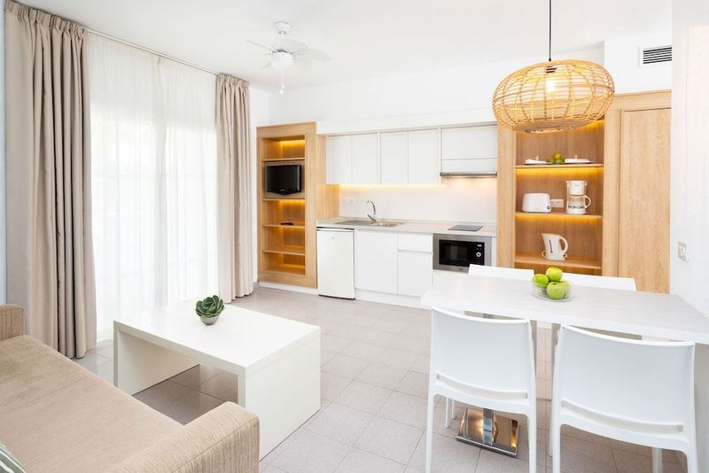 Los Olivos Beach Resort - Image 4