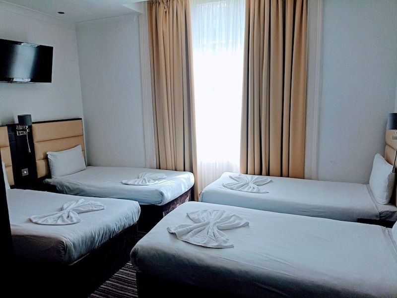 Edward Hotel Paddington - Image 10