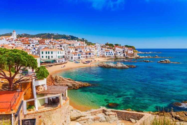 Utsikt over Calella de Palafrugell på Costa Brava kysten i Catalonia, Spania