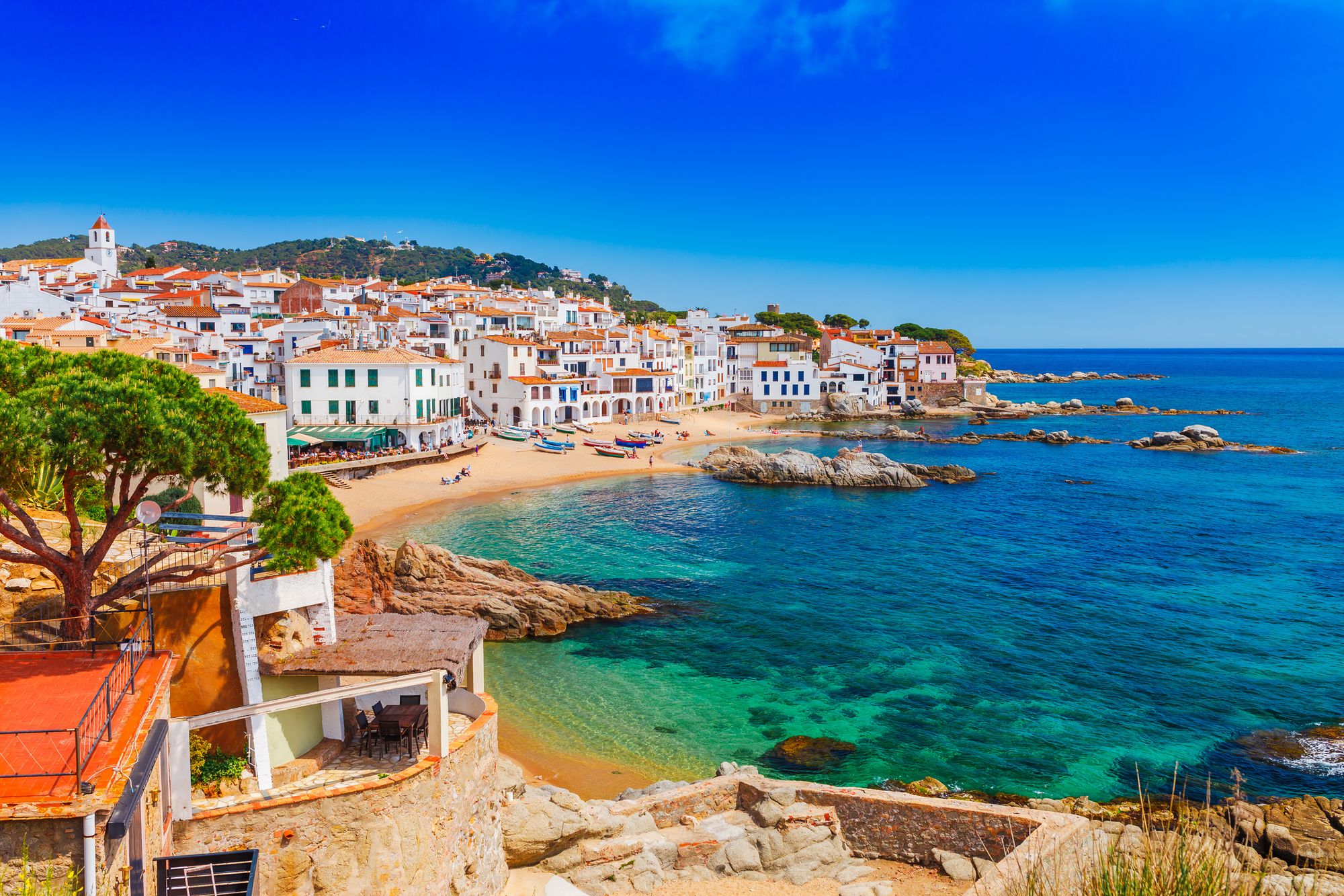 Utsikt över Calella de Palafrugell vid Costa Brava-kusten i Katalonien, Spanien