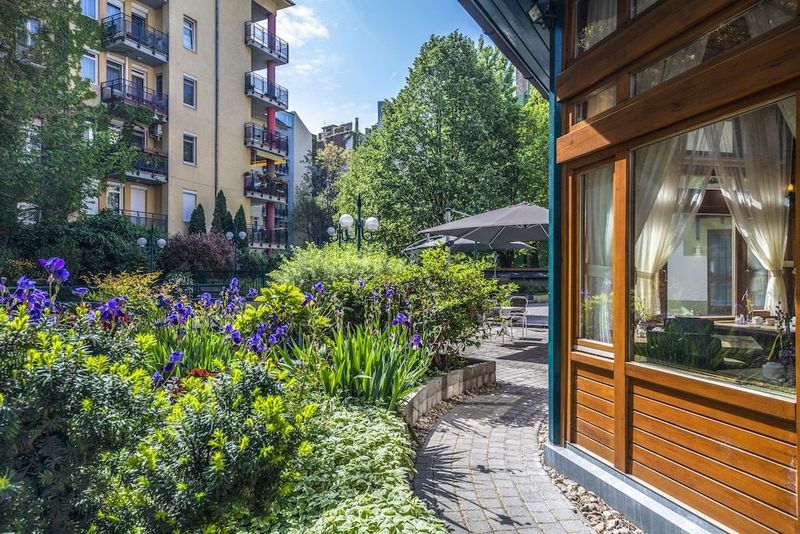 Corvin Hotel Budapest - Corvin Wing - Image 10