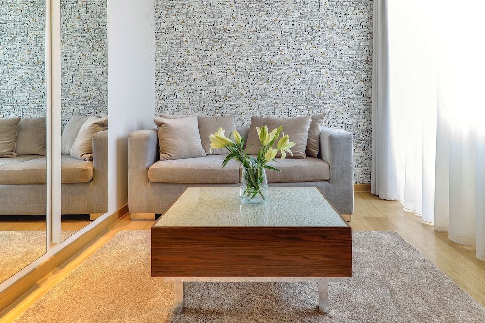 Belgrade Art Hotel - Image 8