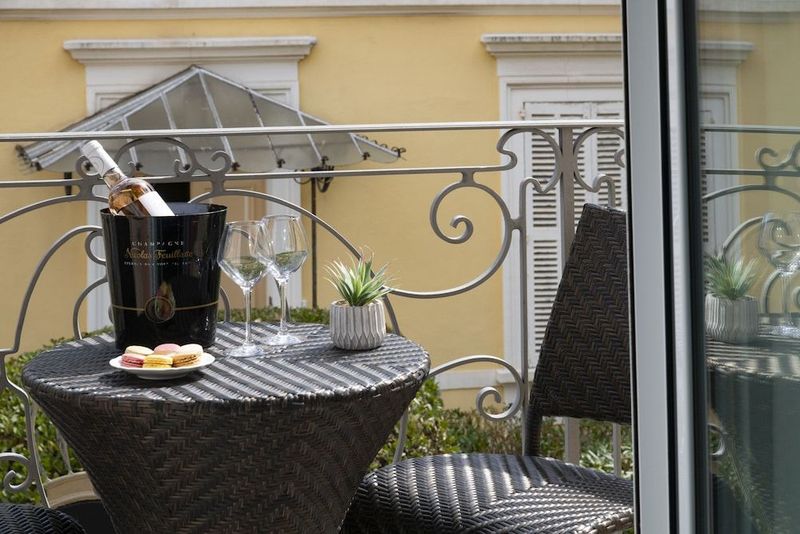 Golden Tulip Cannes Hotel de Paris - Image 7