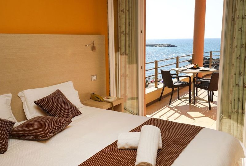Janus Hotel - Image 2