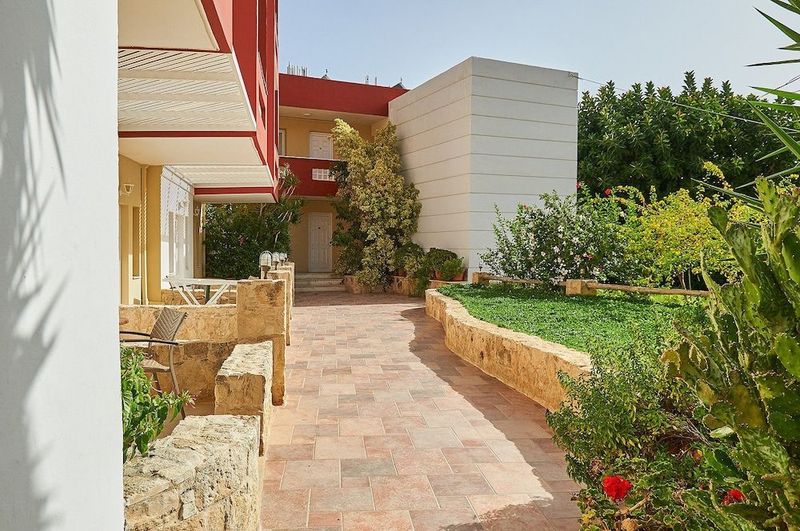 Troulis Apart-Hotel - Image 7