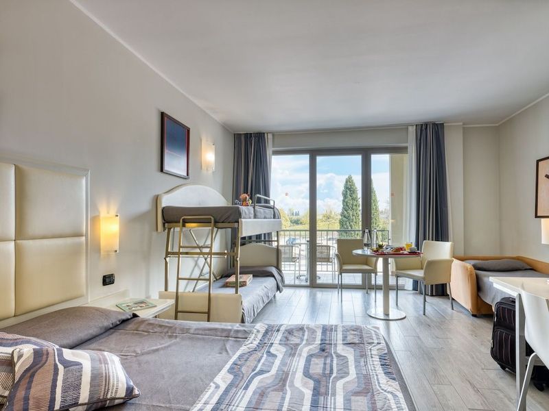 Parc Hotel - Image 10