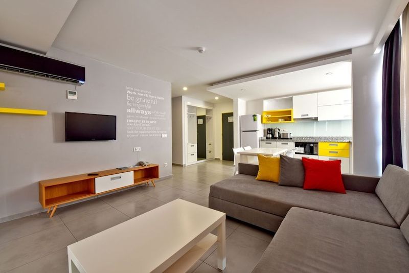 Green Garden Suites Hotel - Image 7
