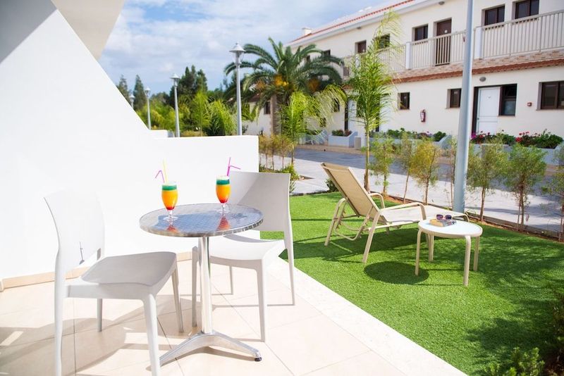 Loutsiana Hotel Apts - Image 2