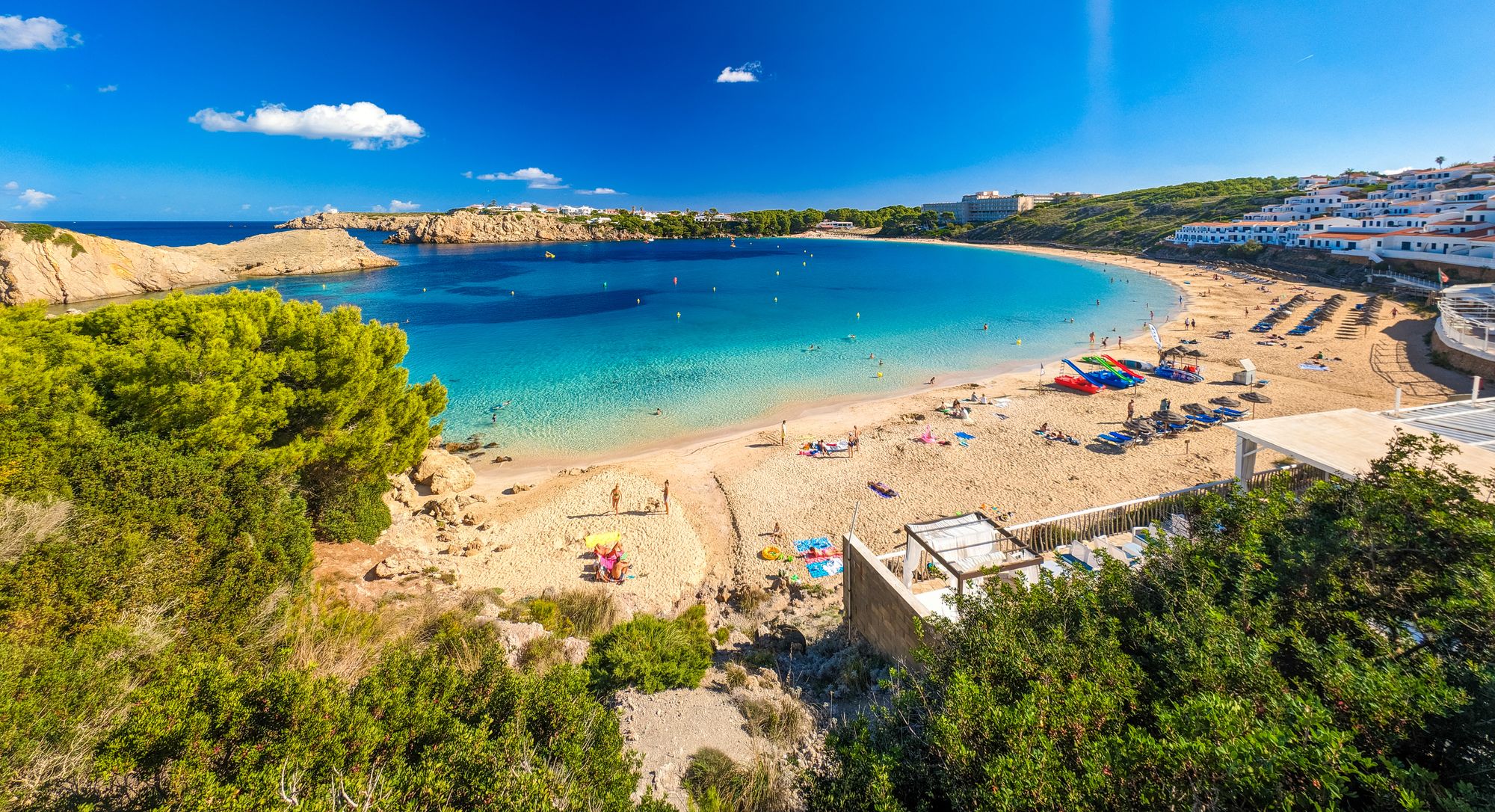 Arenal d’en Castell med sin härliga sandstrand